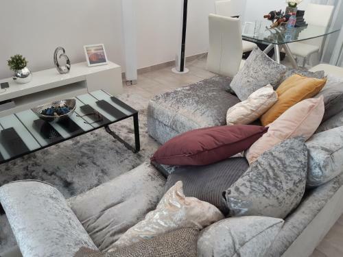 Cosy Apartment In Serene Space With Elegant Decor.