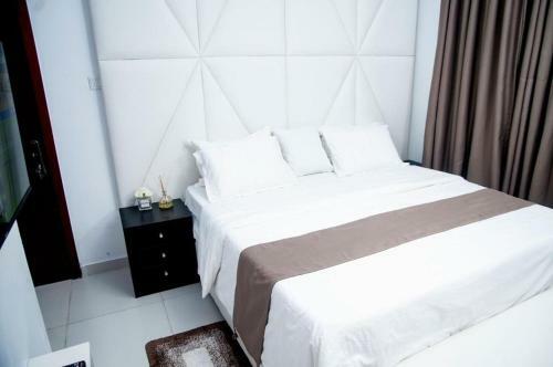 Dew Luxury Service Apartment