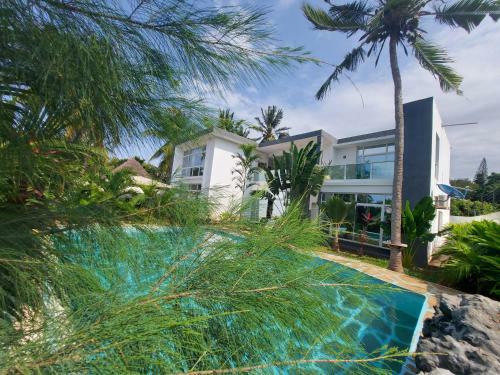 Villa Butterfly House