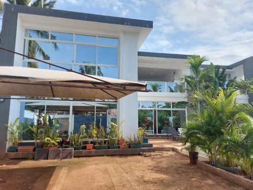 Villa Butterfly House