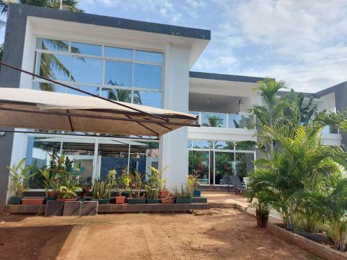 Villa Butterfly House