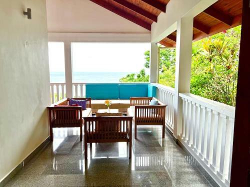 Hilltop South - Villa Bougainville