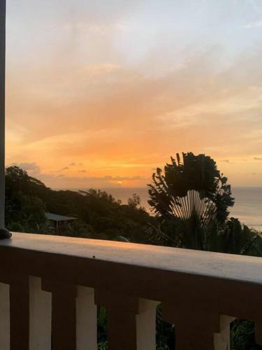 Hilltop South - Villa Bougainville