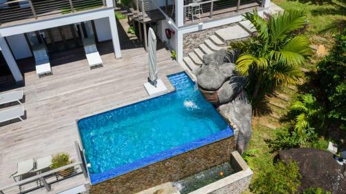 Villa Coconut Climb