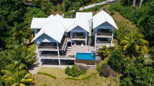 Villa Coconut Climb