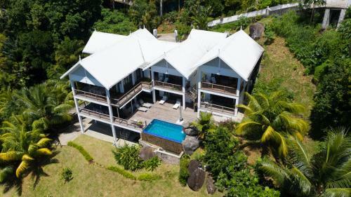 Villa Coconut Climb