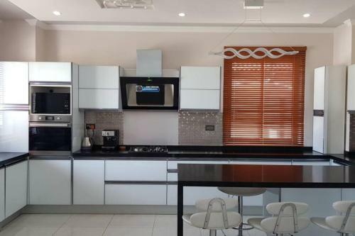 Luxury Couples Paradise*ensuite Jacuzzi And Pool