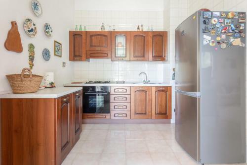Villa With Panoramic Courtyard And Private Parking