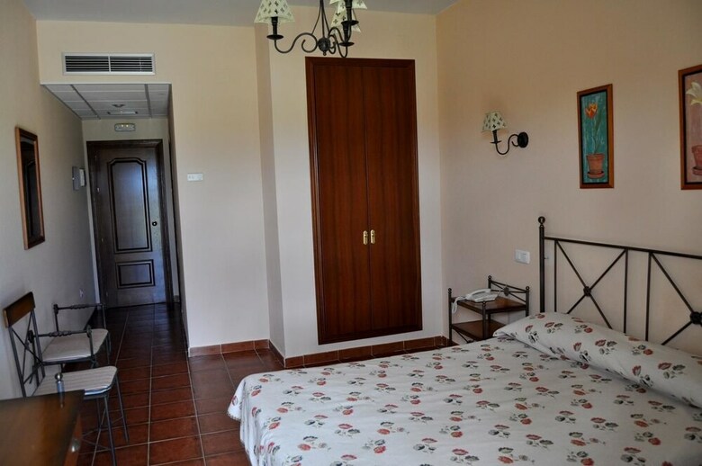 Hotel Alonso De Monroy