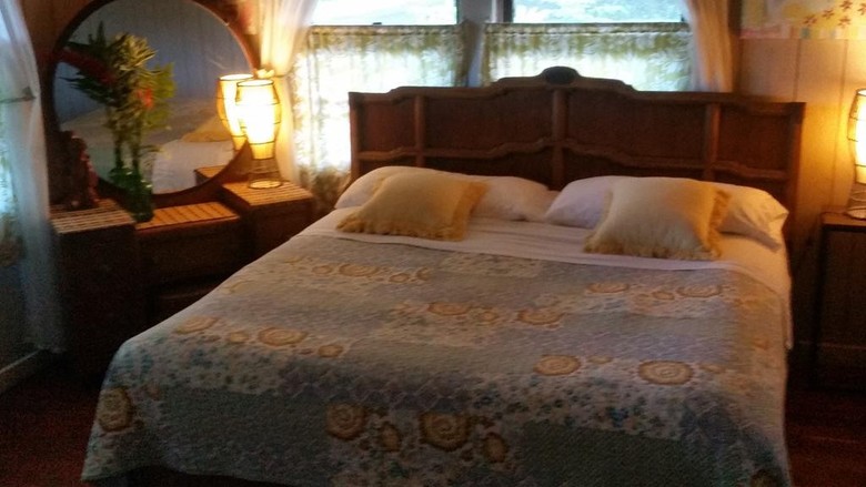 Hostal Shaka Shak Garden Inn