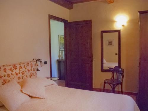 Elegant Villa In Palazzata With Country Views