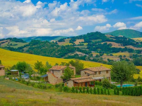 Elegant Villa In Palazzata With Country Views