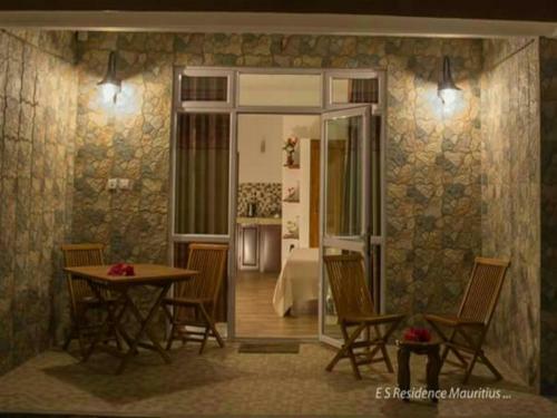 Hostal Easy Stay Residence