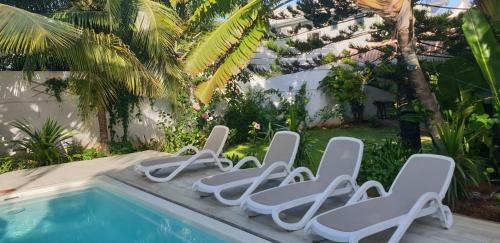 Lush Garden Villa House 1