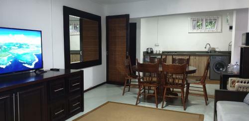 Lush Garden Villa House 2
