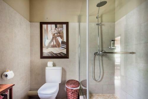 Villa Vakoa - Tranquil Villa With Lush Gardens