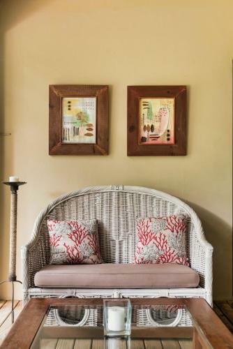 Villa Vakoa - Tranquil Villa With Lush Gardens