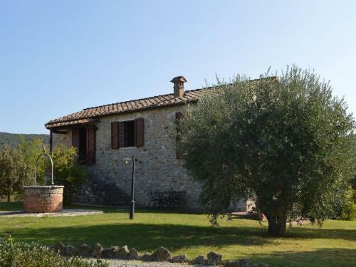 Apartment In Asciano With Shared Panoramic Swimming Pool