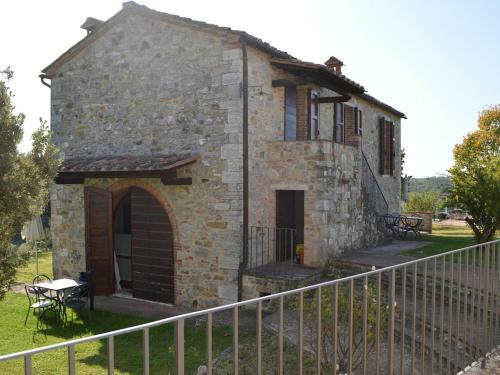 Apartment In Asciano With Shared Panoramic Swimming Pool