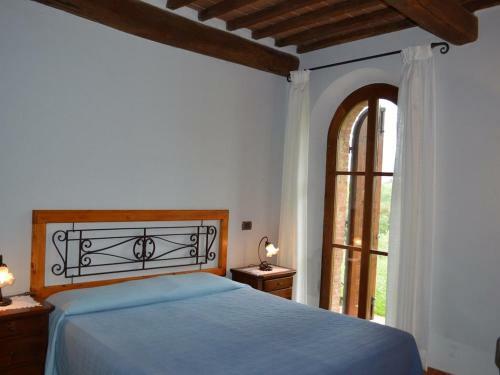 Apartment In Asciano With Shared Panoramic Swimming Pool