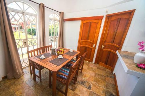 Villa Residence Alta - 3 Appartements - Piscine - Plage