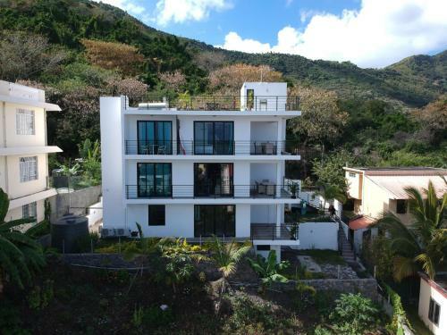 Hostal Fullmoon Apartment & Studio