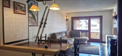 Hostdomus - City Center Apartment