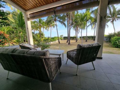 Villa & Bungalow 'coco Des Sables' Les Pieds Dans L'eau