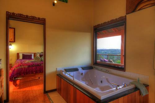 Bed & Breakfast Maleny Tropical Retreat