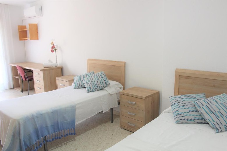 Albergue Residencia Universitaria Balc�n Del Romeral