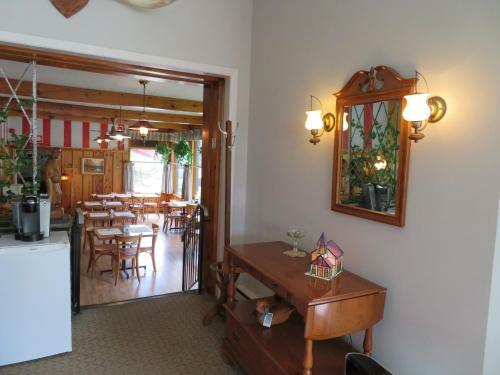 La Paysanne Motel & Hotel