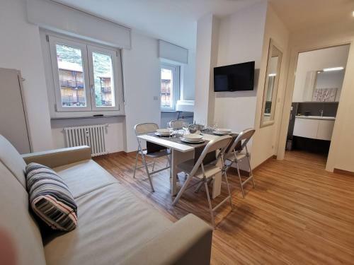 Hostdomus - Smart Tech Apartment