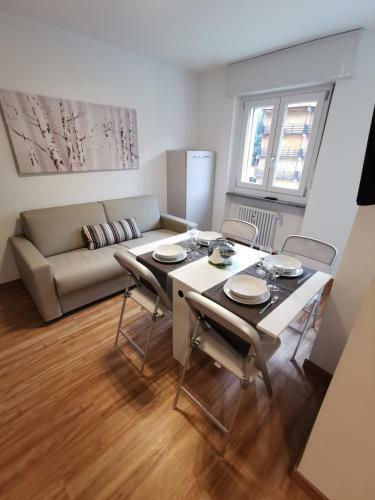 Hostdomus - Smart Tech Apartment