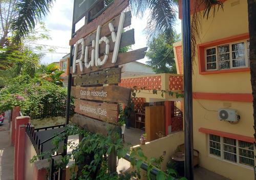 Albergue Ruby - Casa De Hospedes - Backpackers