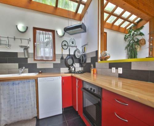 Les Agapanthes: Maison Etang Sale