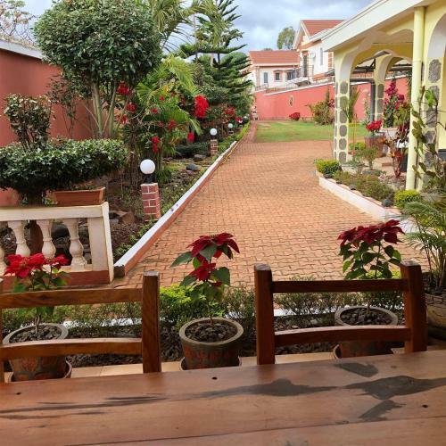 Hostal Petite Flower Guest House