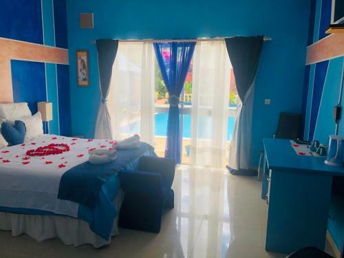 Hostal Petite Flower Guest House