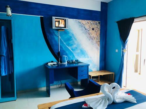 Hostal Petite Flower Guest House