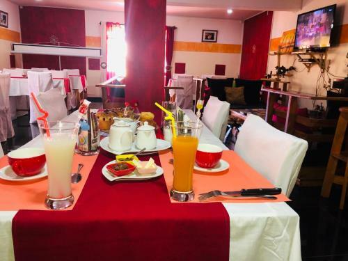 Hostal Petite Flower Guest House