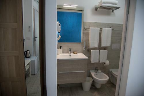 Hostal Vistamare Village
