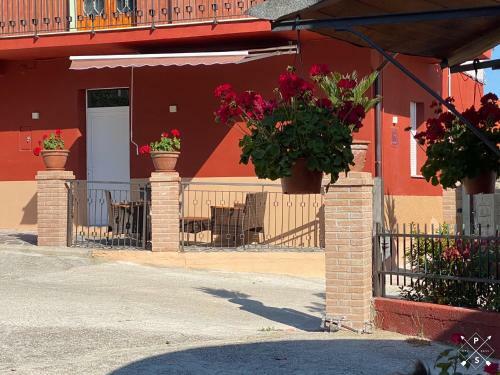 Hostal Vistamare Village