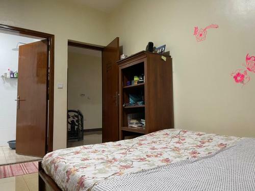 Spacious Private Room @themugabi's