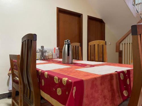 Spacious Private Room @themugabi's