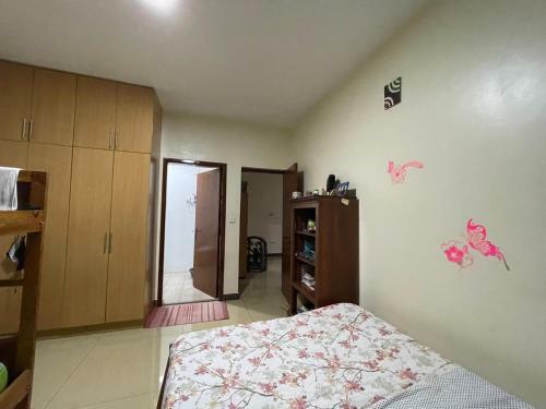 Spacious Private Room @themugabi's