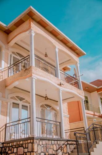 Esther Homestay-kibagabaga