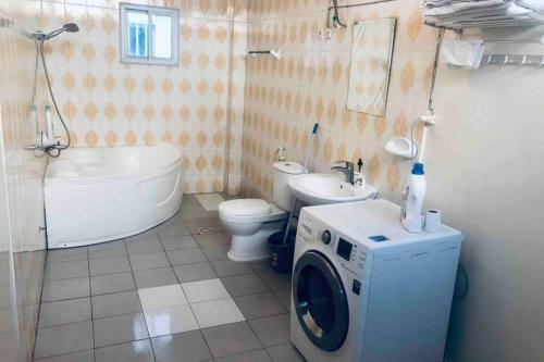 Spacious Modern Apartment Perfect For Long Stays