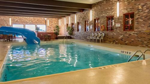 Hotel Best Canadian Motor Inns-lloydminster