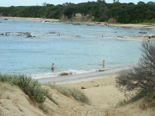 Cape 28