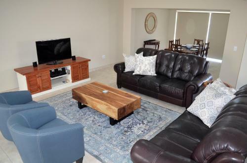 Lark Holiday Home