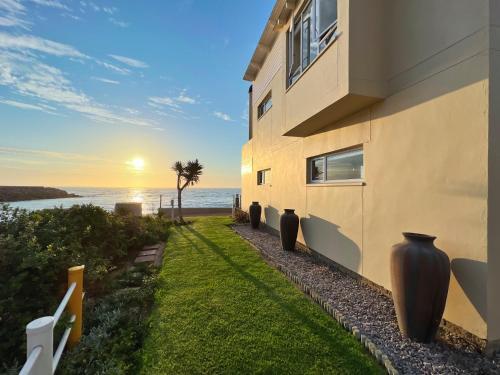 Waterfront Edge B5